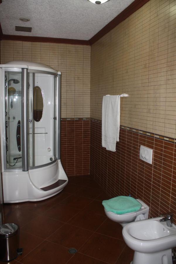 Hotel Bar Restaurant America Kukes Екстер'єр фото