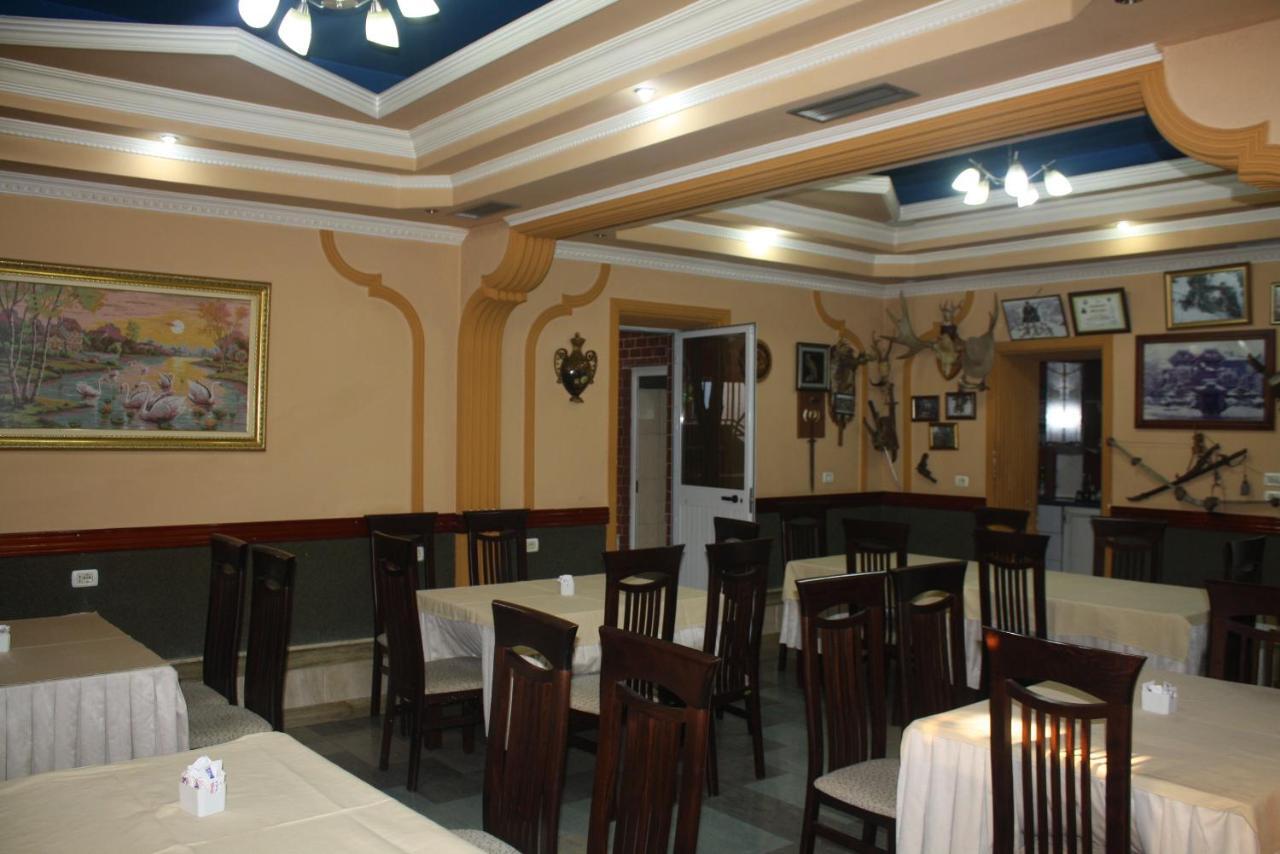 Hotel Bar Restaurant America Kukes Екстер'єр фото