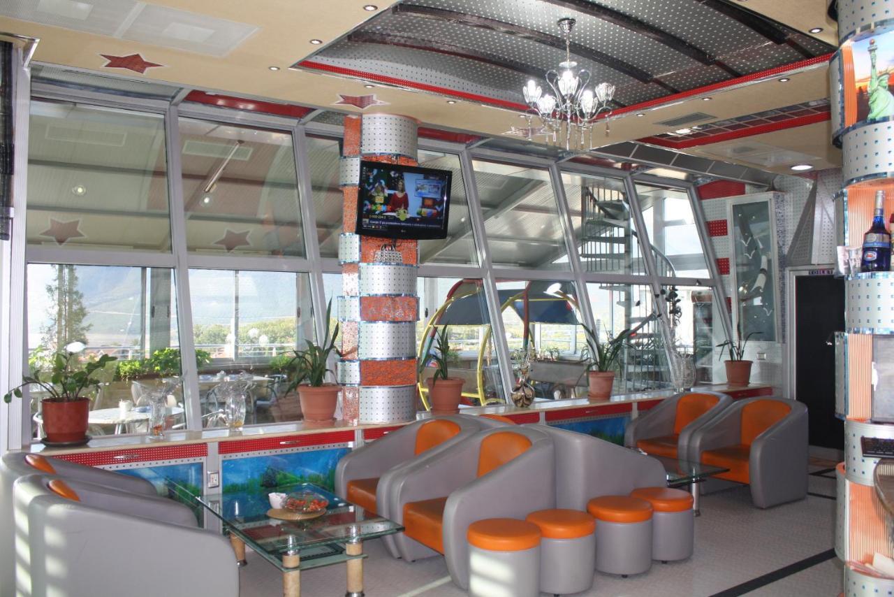 Hotel Bar Restaurant America Kukes Екстер'єр фото