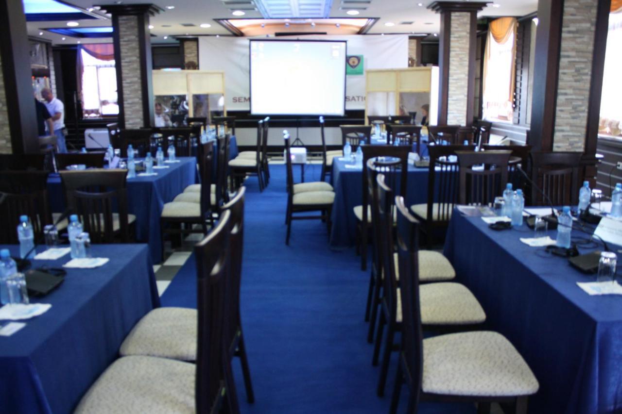 Hotel Bar Restaurant America Kukes Екстер'єр фото